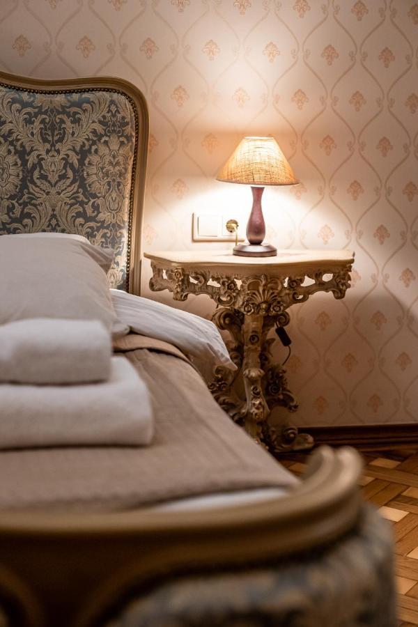 3 Bedrooms Royal Italian Style In An Austrian Building, Parking, Balcony Lemberg Exterior foto