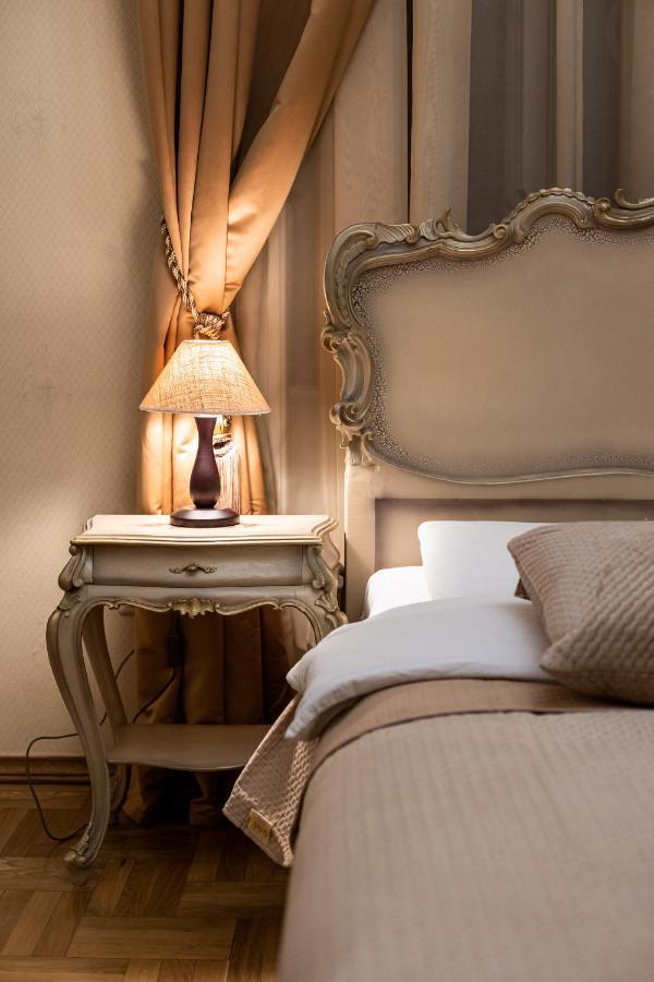 3 Bedrooms Royal Italian Style In An Austrian Building, Parking, Balcony Lemberg Exterior foto